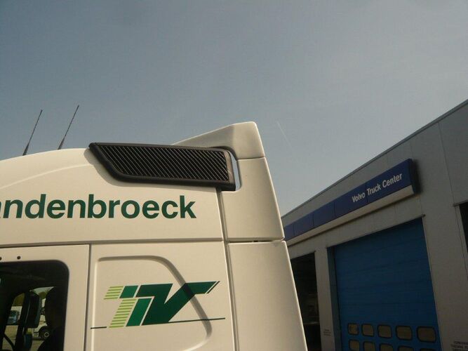 Filling side-roof spoiler VOLVO FH GLOBETROTTER L2H2/CAB-HSLP