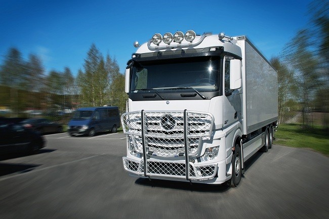 Trux Bullbar Highway Mercedes Actros 2012 Big/Giga en Streamspace 2500 (A47-1)